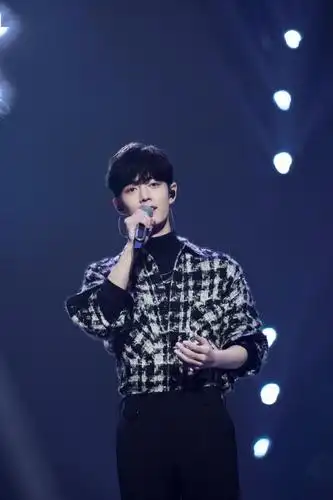 肖战湖南卫视嗨爆夜舞台回顾尚好的青春都是你