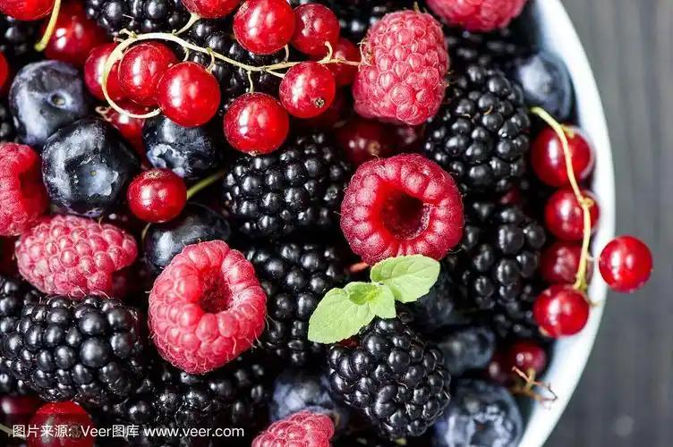新鲜的浆果