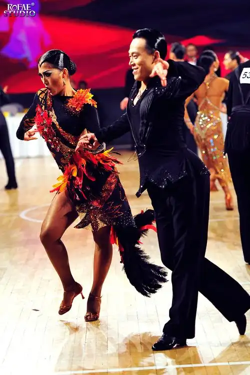 原创私人设计高定女士专业拉丁舞比赛服《枫之恋》