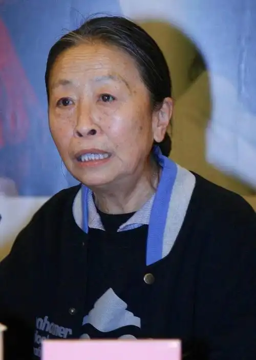 丑娘,资深老戏骨,依然蜗居在京城的天桥|张少华|演员|新凤霞|我的丑娘