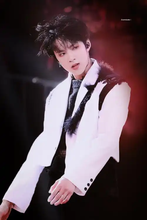 刘耀文 全能忙内##刘耀文舞台氛围感