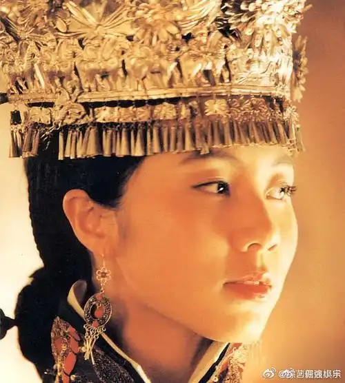 旧爱浪#2005年《仙剑奇侠传》,孙莉饰演女娲后人青儿,容貌清丽端庄