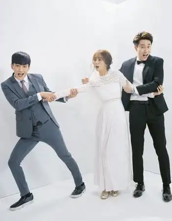 ▼《狮子王强大》曹晏豪,周晓涵与刘书宏上演抢新娘戏码.(图/东森)