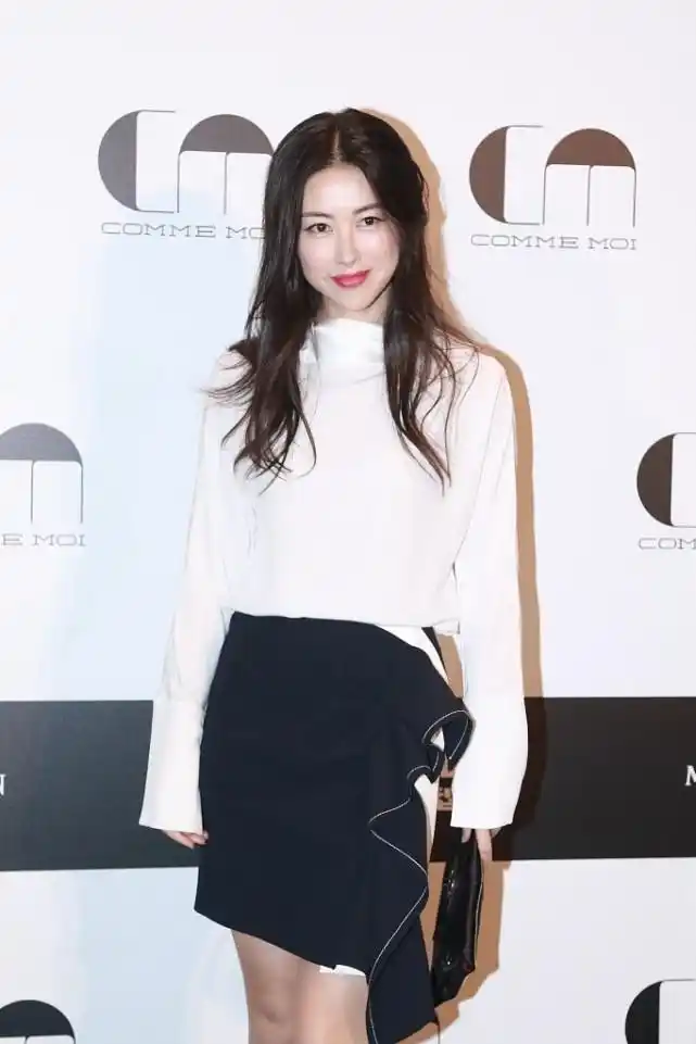 朱珠真是ol衣架蕾丝西装精致镂空啥都没露反而更显气质