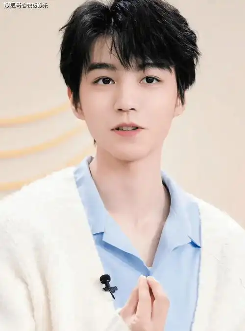 王俊凯庆24岁生日!