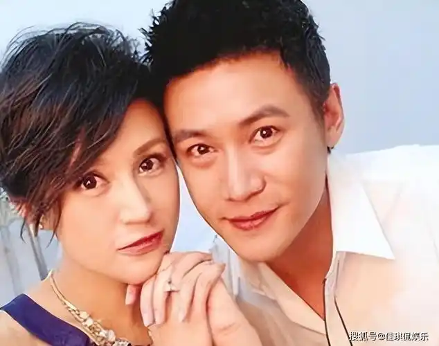 而她与陆毅也在一次次合作中,感情日益升温.