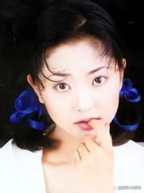 方琼:在央视待了15年却没转正,嫁大8岁领导后,如今被丈夫宠成宝