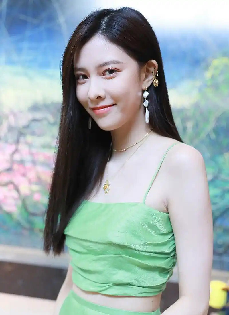 宋妍霏把豹纹玩出彩,风格各异可甜可盐