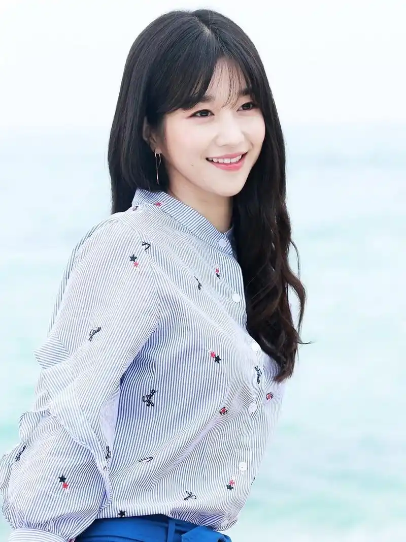 徐睿知短发超惊艳!新剧长发又黑又顺,短发成清爽夏日女神