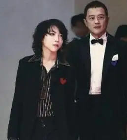 "京圈顶流"窦靖童:去世后遗产不给王菲,过年却陪周迅回老家