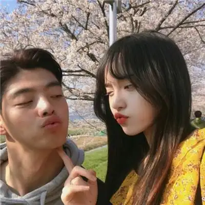 小清新情侣森系头像许你一身荣华富贵不如许你一生陪伴