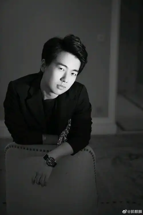 【郭麒麟×你】轻伤不下火线