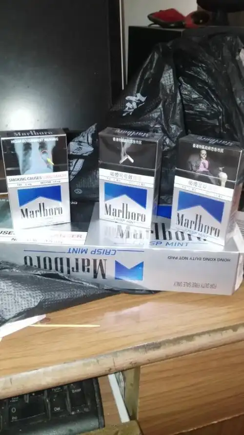 这种蓝盒万宝路要330?又没有爆珠?