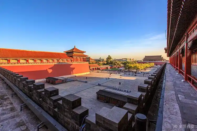 从午门城楼俯瞰北京故宫午门_高清图片_全景视觉