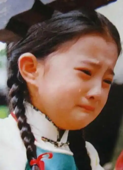 后来还出演了《青青河边草》中的小草,还有《雪珂》中的小雨点,成功让