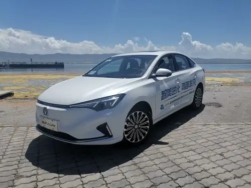 见证"逸动ev"再进化——青海湖试驾长安逸动e-life