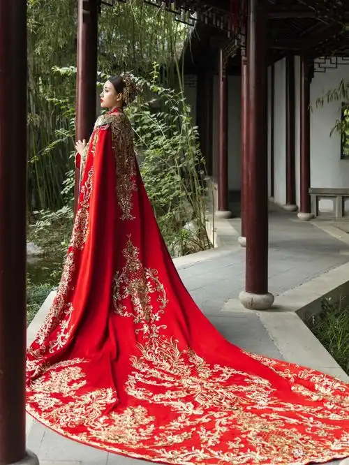 中式婚礼首选金丝大拖尾