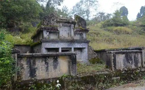 重庆发现一清代古墓,开棺时墓主人面色红润,一瞬间却化为灰烬_手机