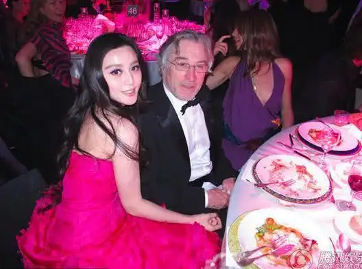 范冰冰当年大量陪酒照曝光,各阶层富豪都有!