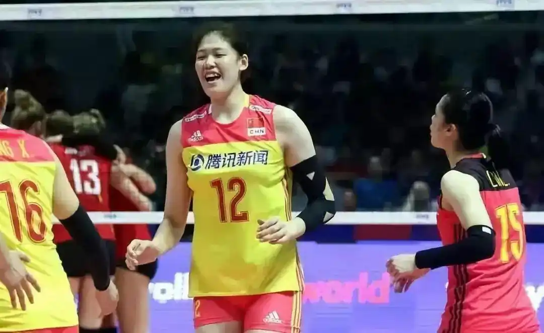 郎平比李盈莹大40岁!中国女排在9冠基础上,冲击东京周期三连冠