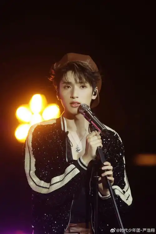 "    严浩翔神图  严浩翔神图    @时代少年团