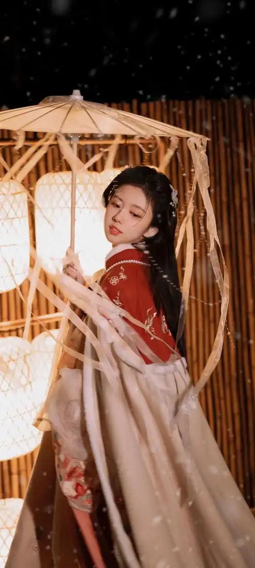 唯美汉服美女撑伞写真11