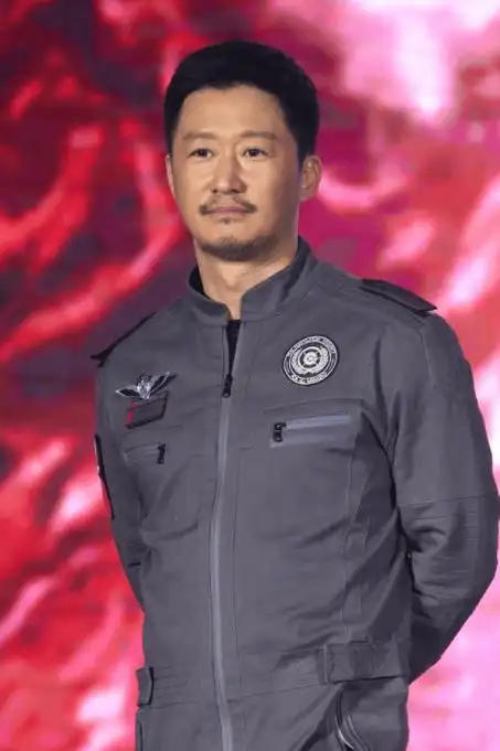 吴京引发热议!没想到战狼也老了,脸上皱纹明显太沧桑