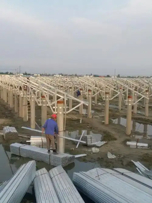 承接各种光伏电站安装(打桩,支架安装,电气安装,箱变基础)