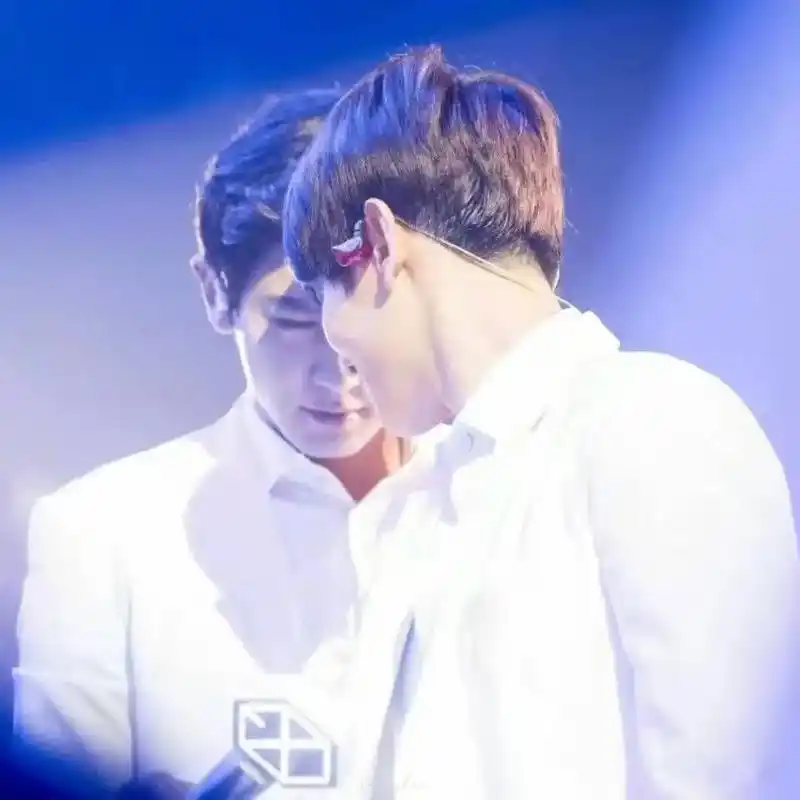 边伯贤 #朴灿烈 #chanyeol #baekhyun #灿白