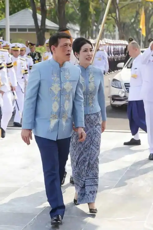 自此泰国王室实现双皇后.消息一出,马上引起了各界的注意