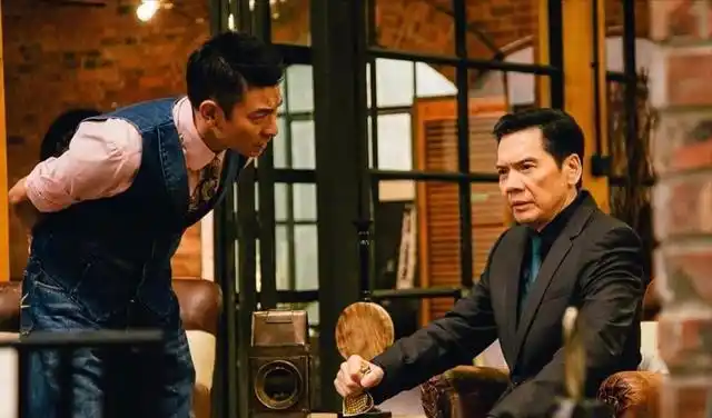 独宠张敏多年后59岁向华胜再娶小22岁娇妻病逝时仍无儿无女