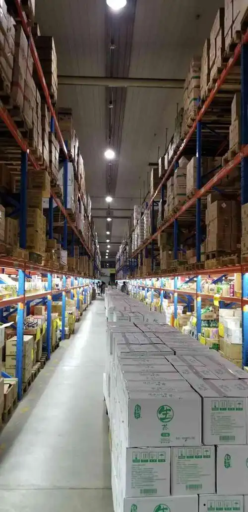 打分 东西很多,仓库很大适合来买小零食之类的东西,只有周六周天开业