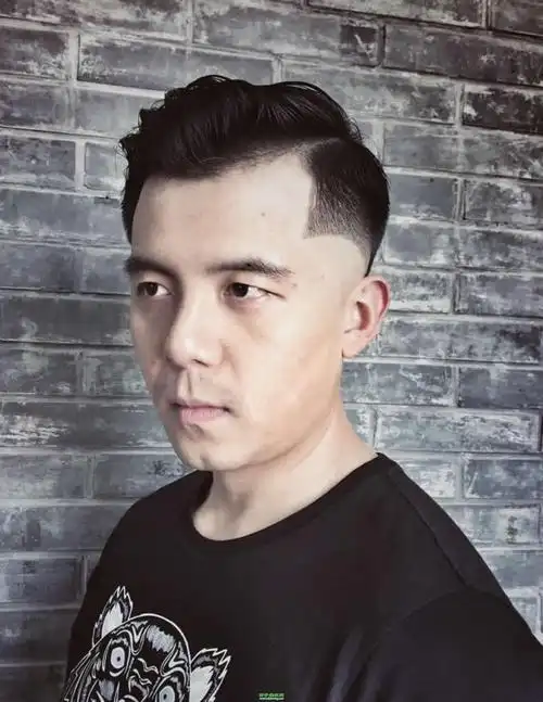 五款清爽男生短发造型 打造夏日帅气迷人范_男生发型_西子美发网