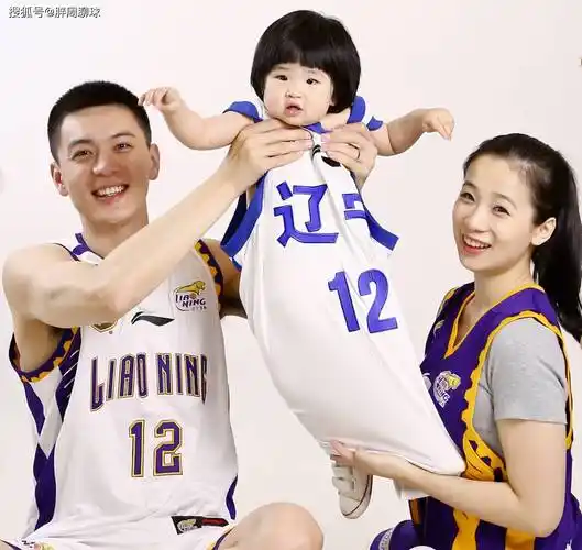 杨鸣妻子炮轰发文,前辽篮主帅上热搜,一细节暗示杨鸣不妙_唐佳良_主