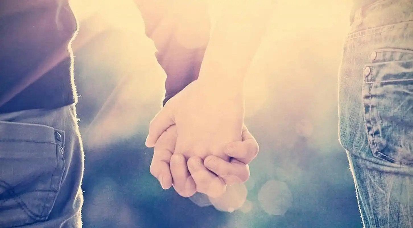 是的,两个人在一起过日子,除了风花雪月的浪漫,更多的是鸡毛蒜皮的