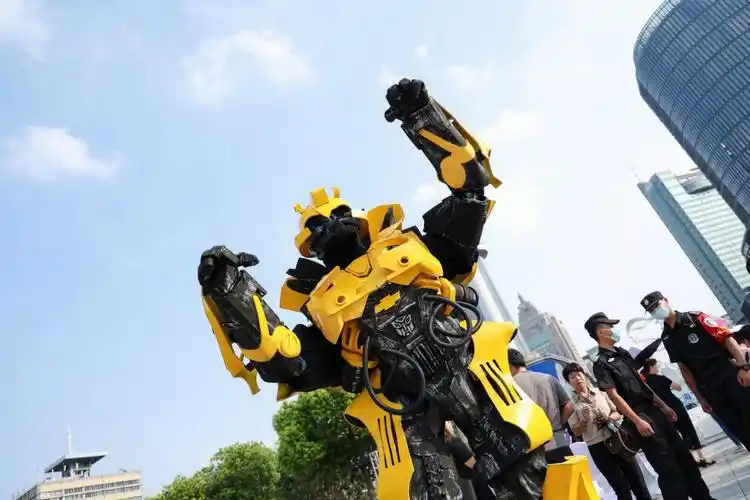 演出  #杭州可穿变形金刚  #杭州变形金刚大黄蜂 #杭州变形金刚擎天柱