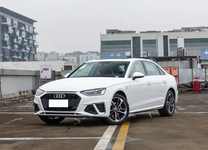 今天我们要聊的是2022款奥迪—a4l,主要介绍的是40 tfsi 时尚动感型