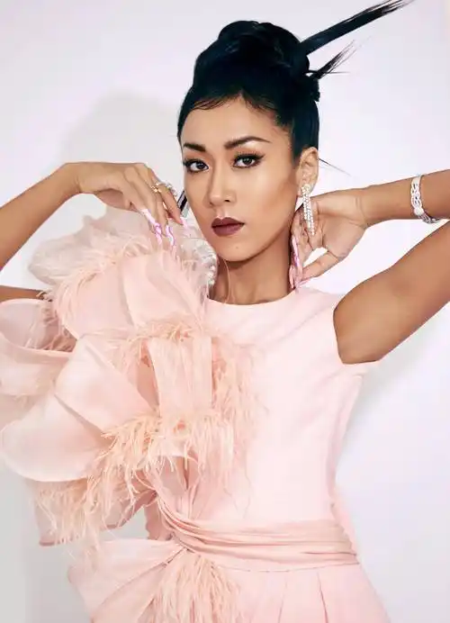 戴比尔斯永恒印记美钻相伴吉克隽逸闪耀沸腾之夜