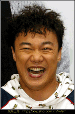 嘟嘟嘴陈奕迅逗比鬼脸gif动图_动态图_表情包下载_soogif