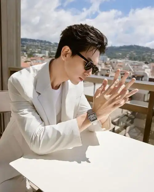 李现超话9615#李现的ing#    2024/05/29 ins 更新一则    "戛纳