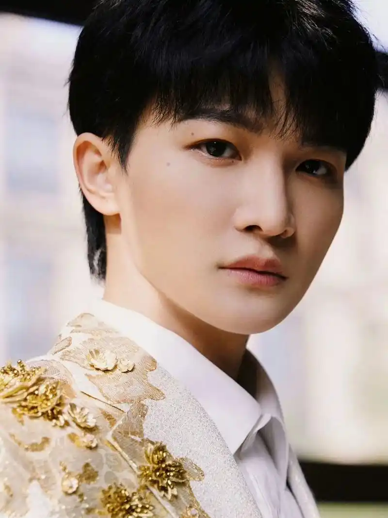 壁纸# #周深壁纸# #周深# #卡布叻_周深# #宝藏男孩周深# #周深红毯