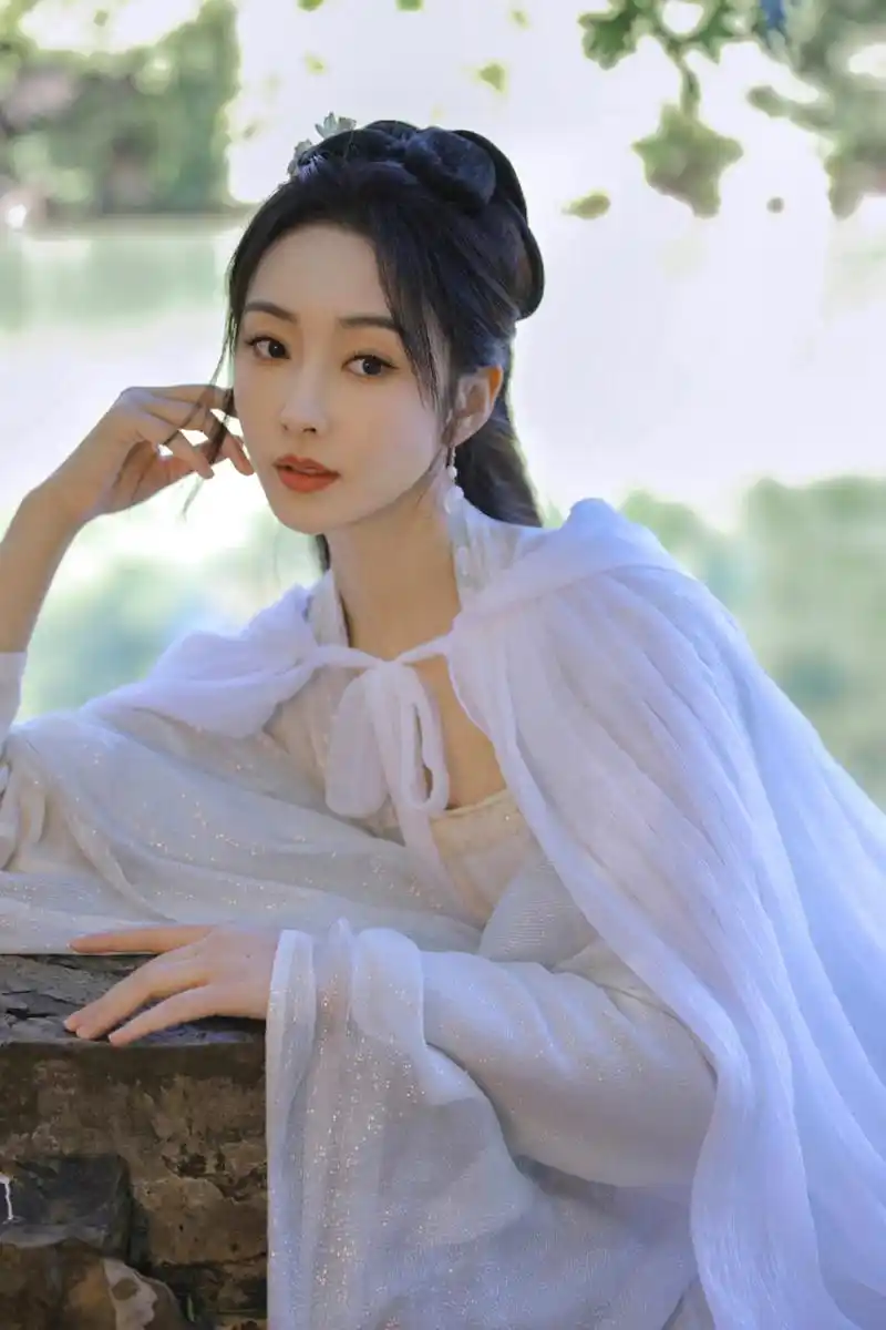 古风白衣,仙气飘飘.#宣璐# #国风主理人
