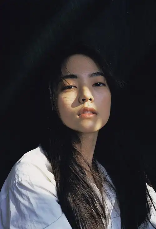 明星图片 台湾 女 薇薇安 > 薇薇安性感撩人写真图片(3/6)返回首页