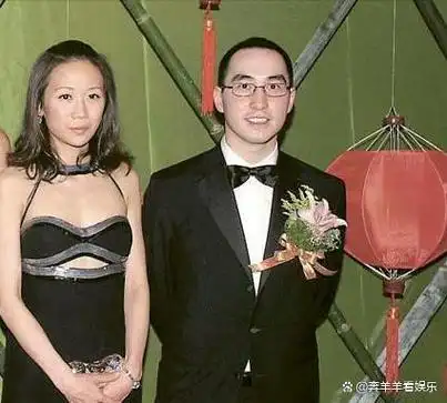 回顾真正好命的香港豪门儿媳,只生一女便封肚富豪老公恋家无绯闻