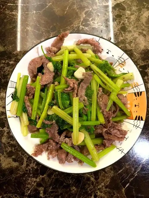 减脂菜这芹菜炒牛肉也太太太嫩了吧6060