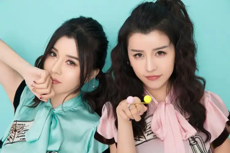 娇美俏皮by2写真