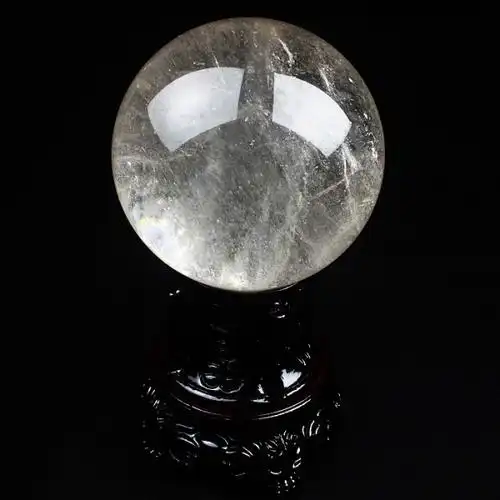 在矿物学上属于石英族,主要化学成份是二氧化硅,纯天然的白水晶