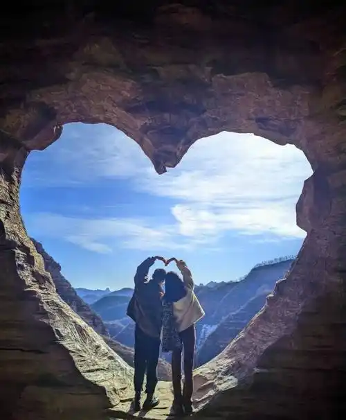 河北邢台有一座爱情山,风景秀美,有山有水,特别适合情侣出游_天河