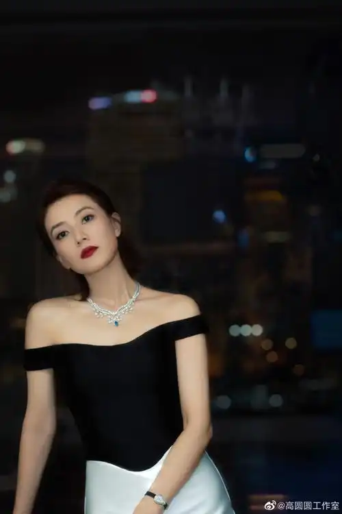 高圆圆短发红唇杀