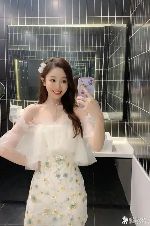 百花体坛腾讯体育美女主播裴优呈现可爱漂亮的舞台